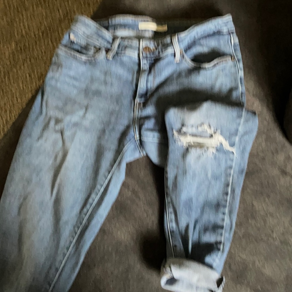 Levi Capri